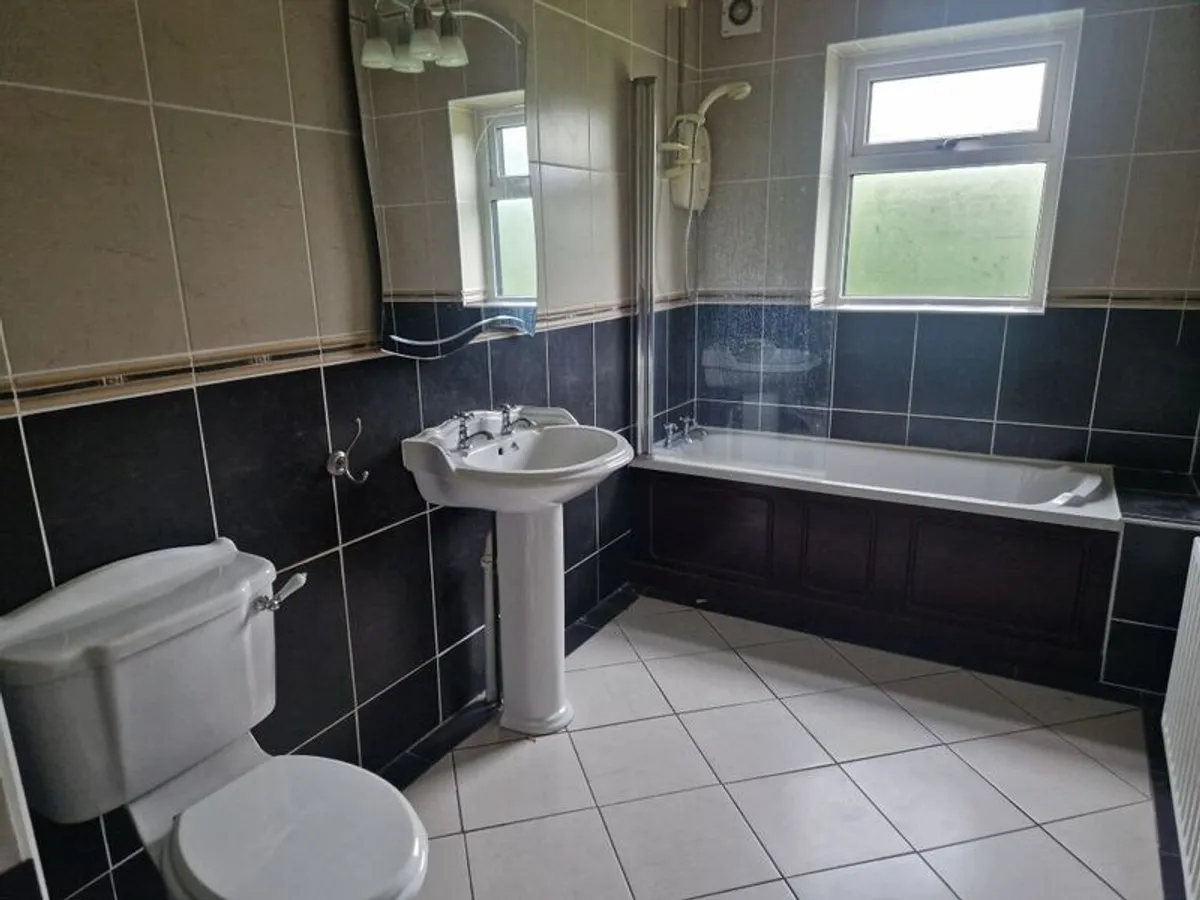 Full bathroom - Image 3