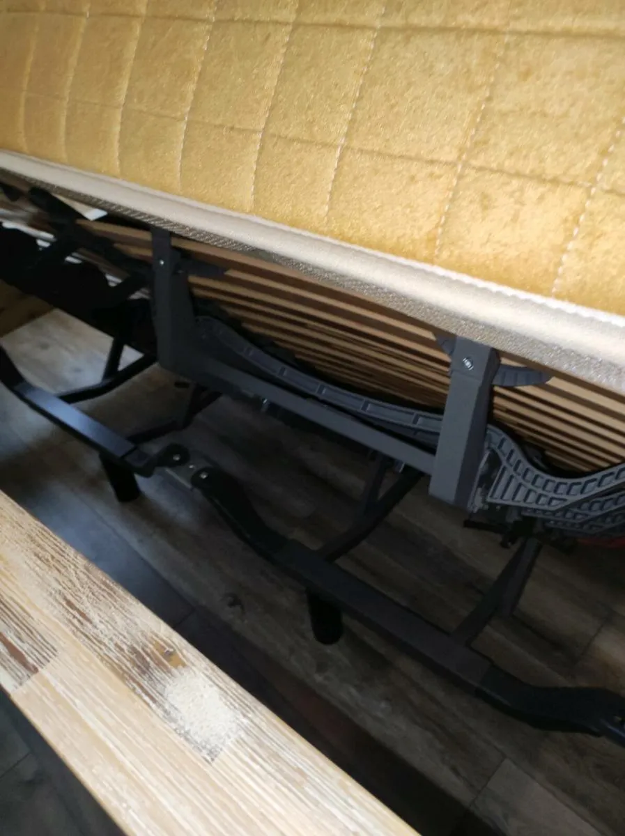Bed - Image 2
