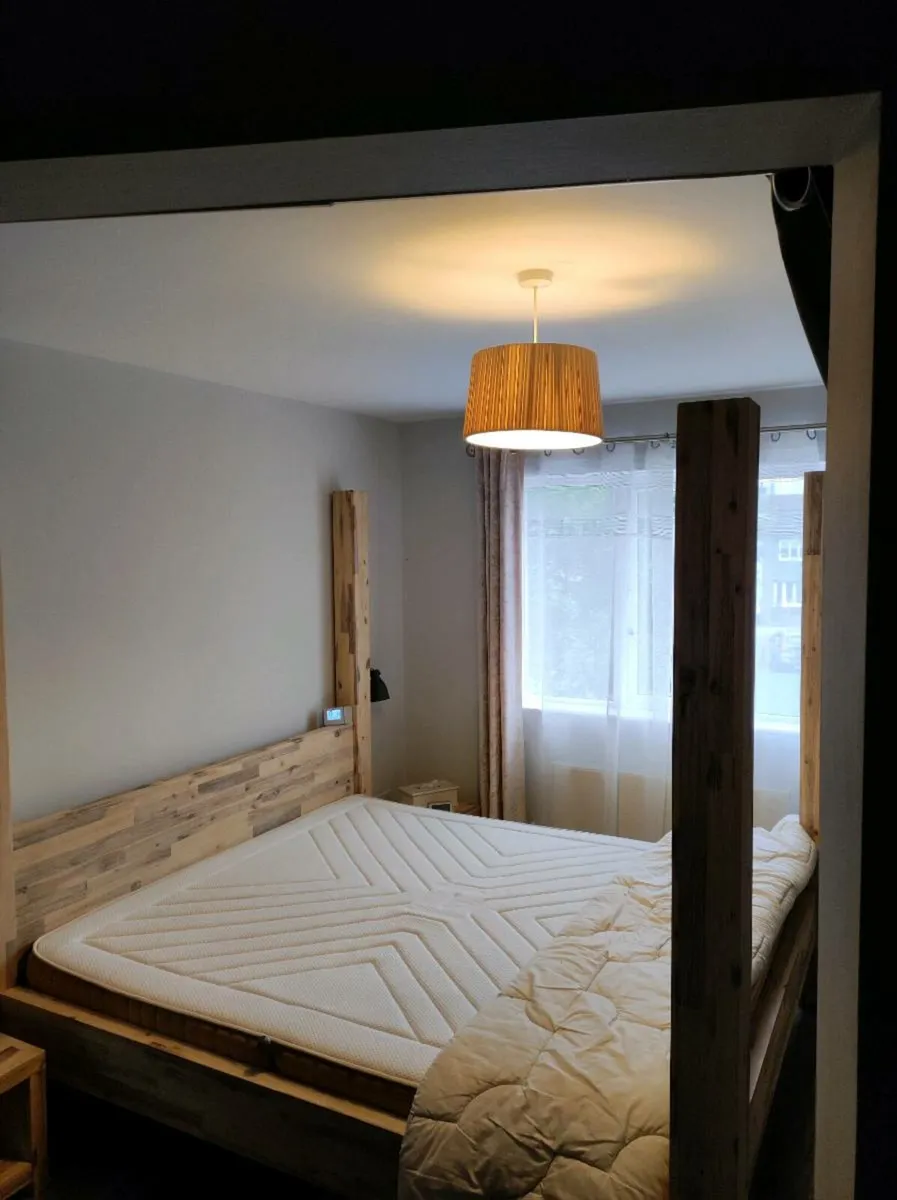 Bed - Image 1