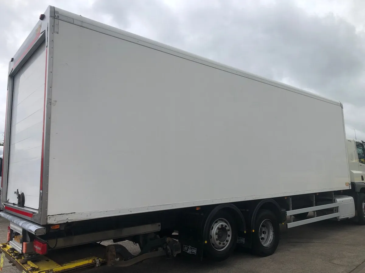 2018 Daf cf 370 sleeper cab 26 Ton fridge - Image 4