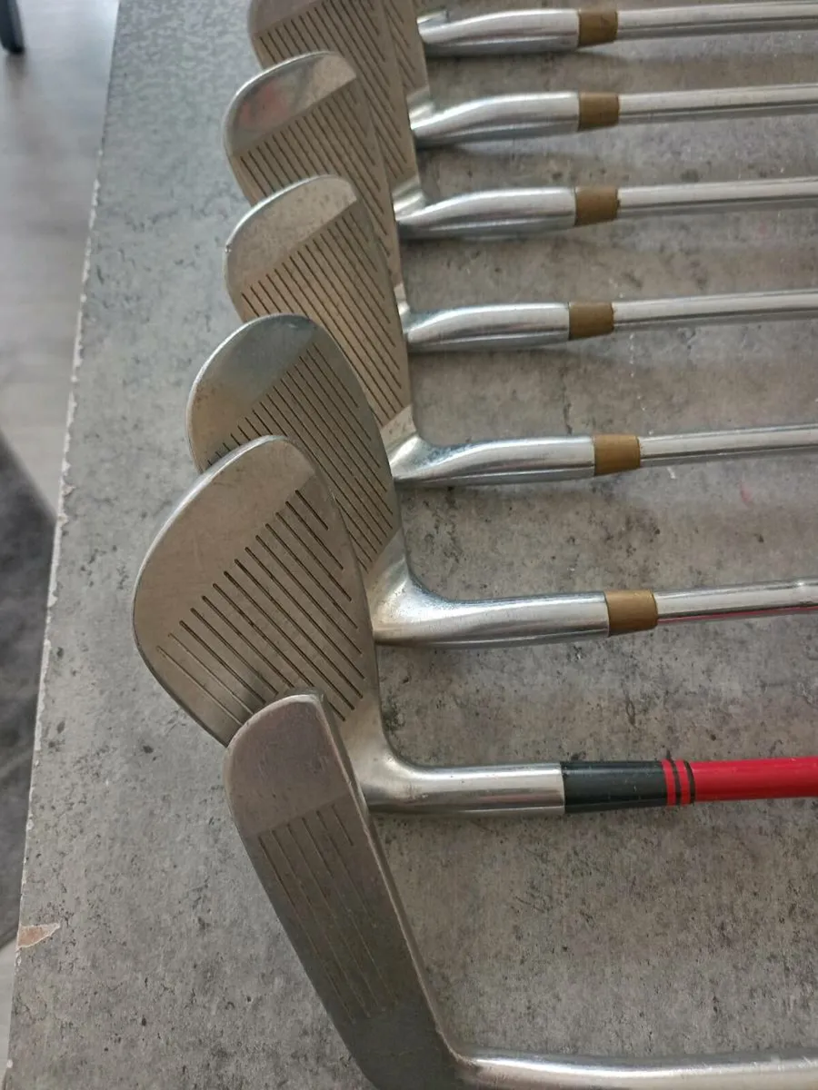 Spalding  right handed golf irons and putter. - Image 3