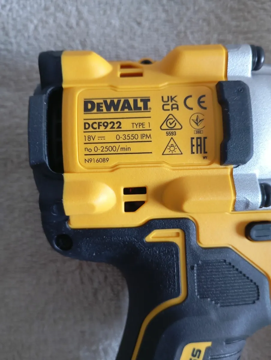 DeWalt dcf922 Impact Wrench (New) - Image 4