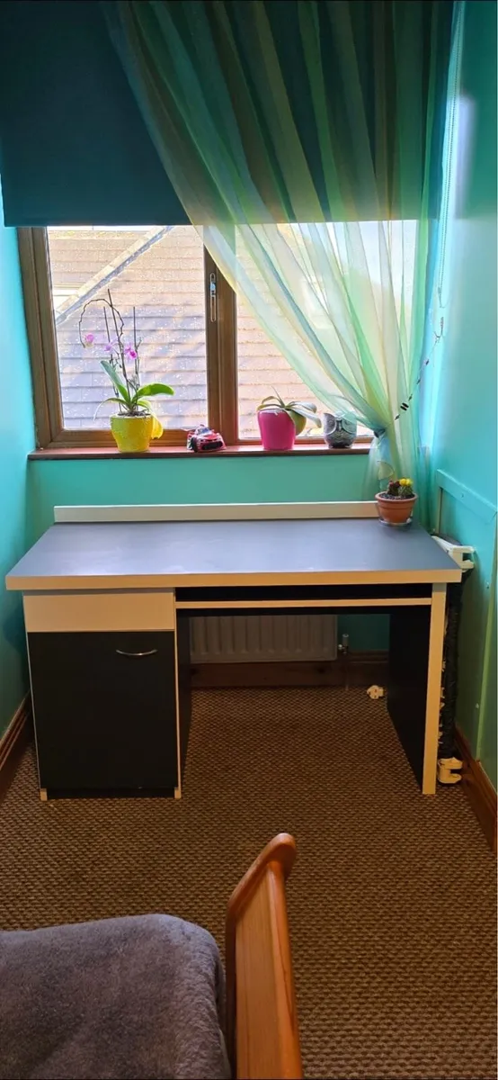 Study,computer,office desk - Image 1