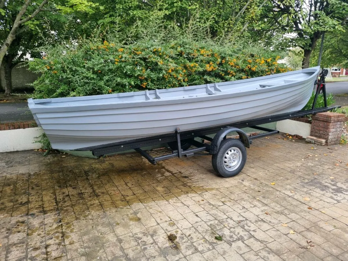 Lake boat 18ft and Honda 8hp engine - Image 2