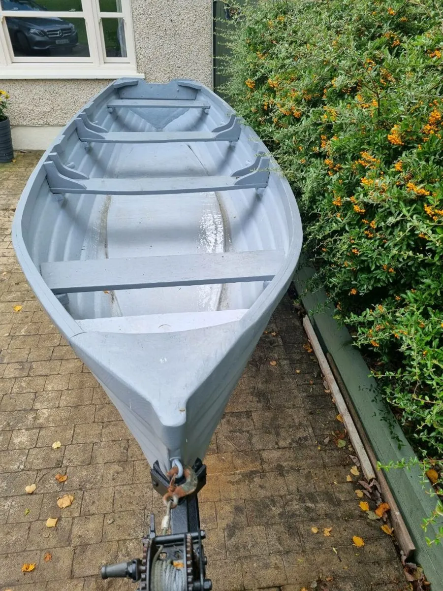 Lake boat 18ft and Honda 8hp engine - Image 3