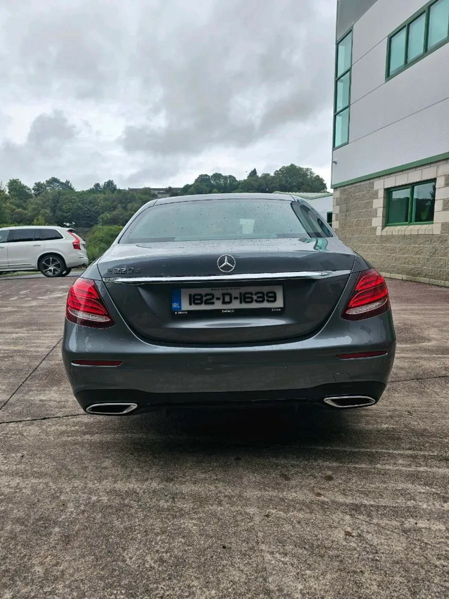 Mercedes e220d amg line - Image 4