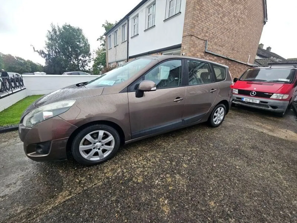 2010 Renault Grand Scenic - Image 3