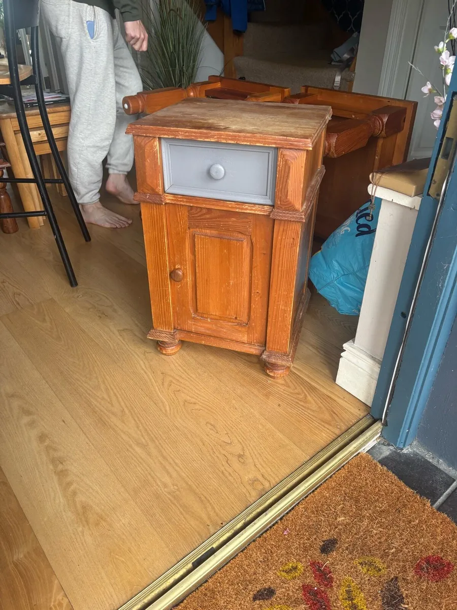 FREE FURNITURE - Image 1