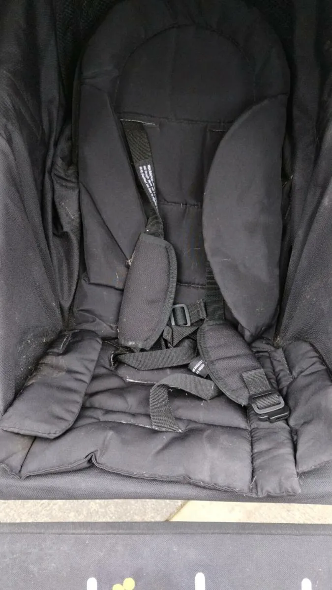 Out and About Nipper Single Stroller + Rain Cover - Image 2