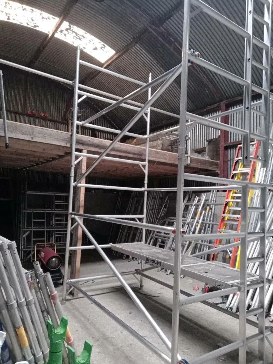 Scaffolding towers - Image 2
