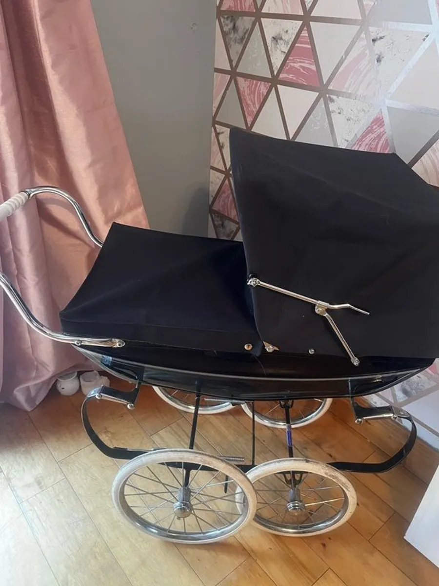 Silver Cross vintage Dolls pram - Image 1