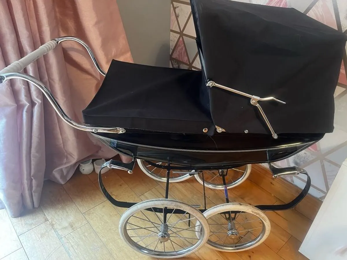 Silver Cross vintage Dolls pram - Image 2