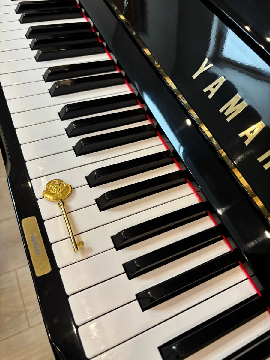 Yamaha U1 Pianos