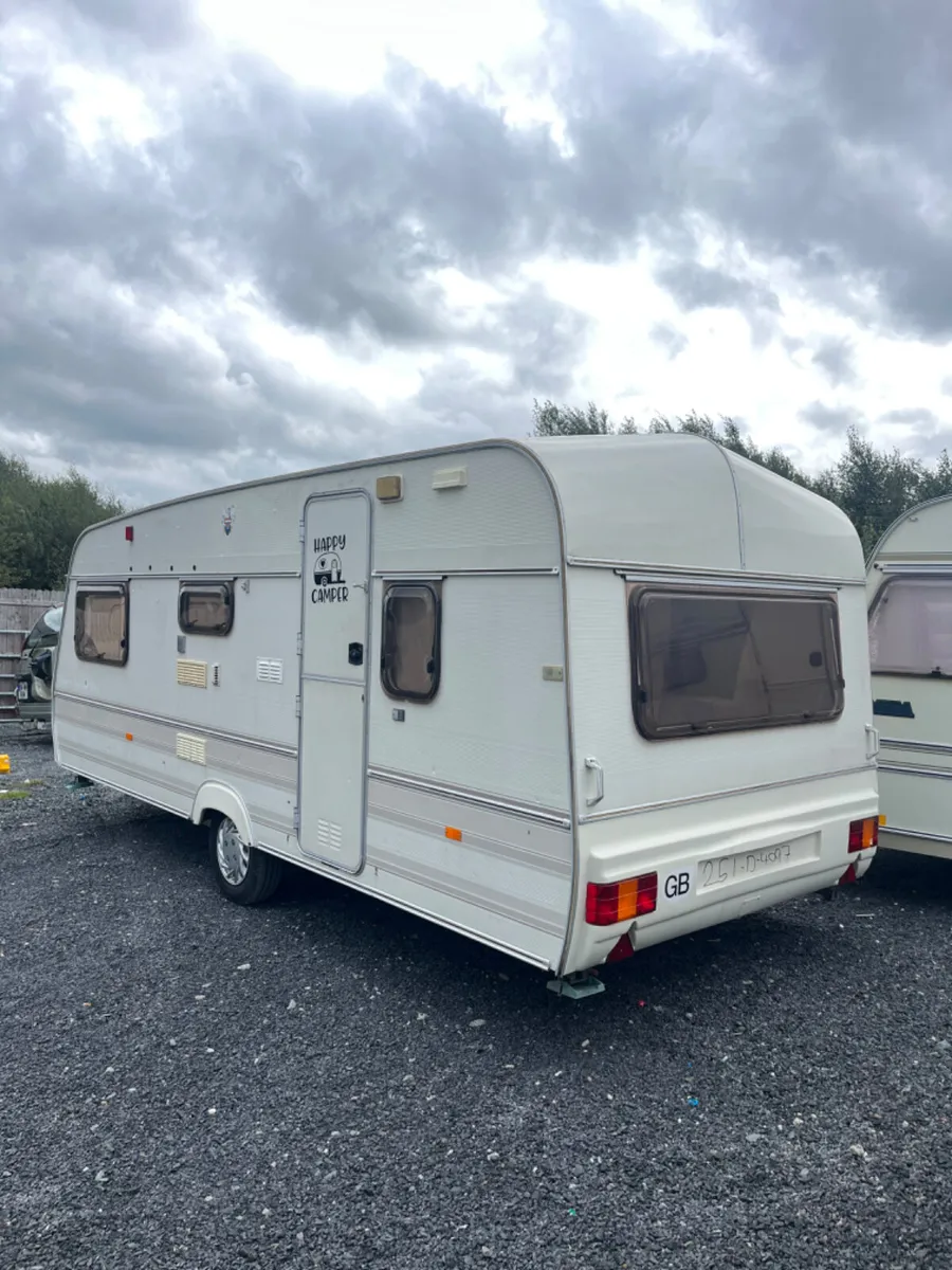 Lunar 5 Berth Starter Caravan For Sale - Image 3