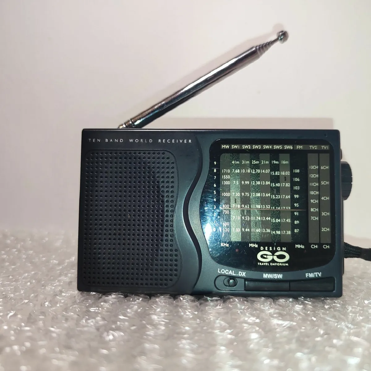 Design GO Travel Emporium Ten Band World Receiver - Image 2