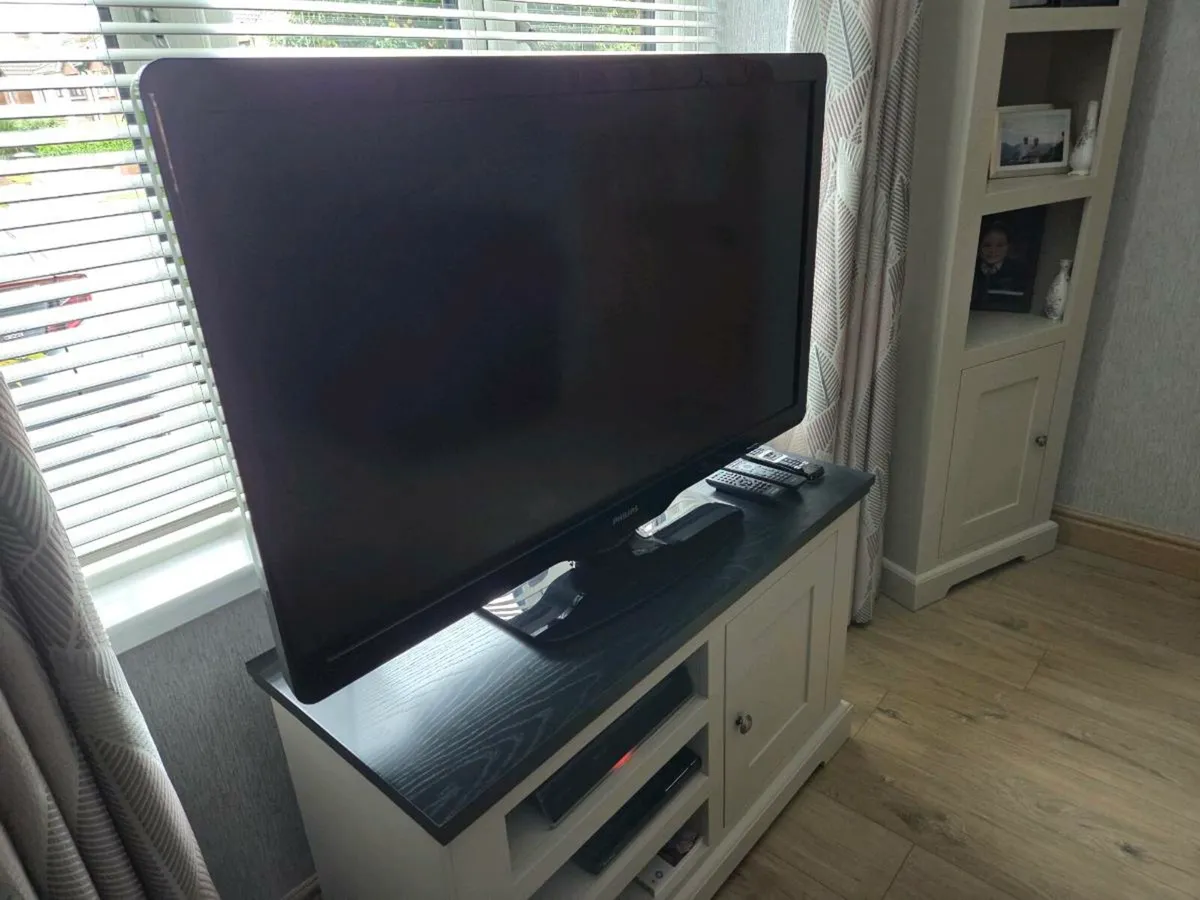 TV - Image 2