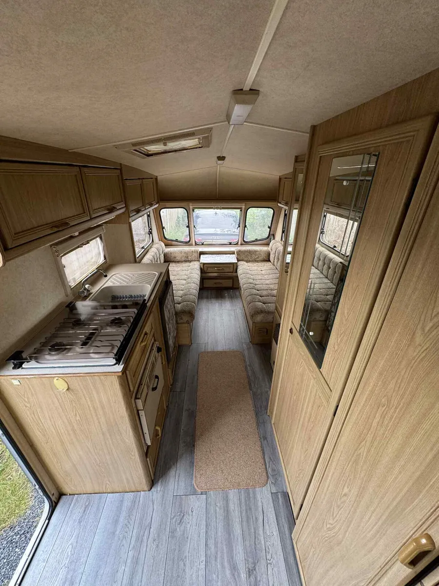 Lunar 5 Berth Starter Caravan For Sale - Image 4