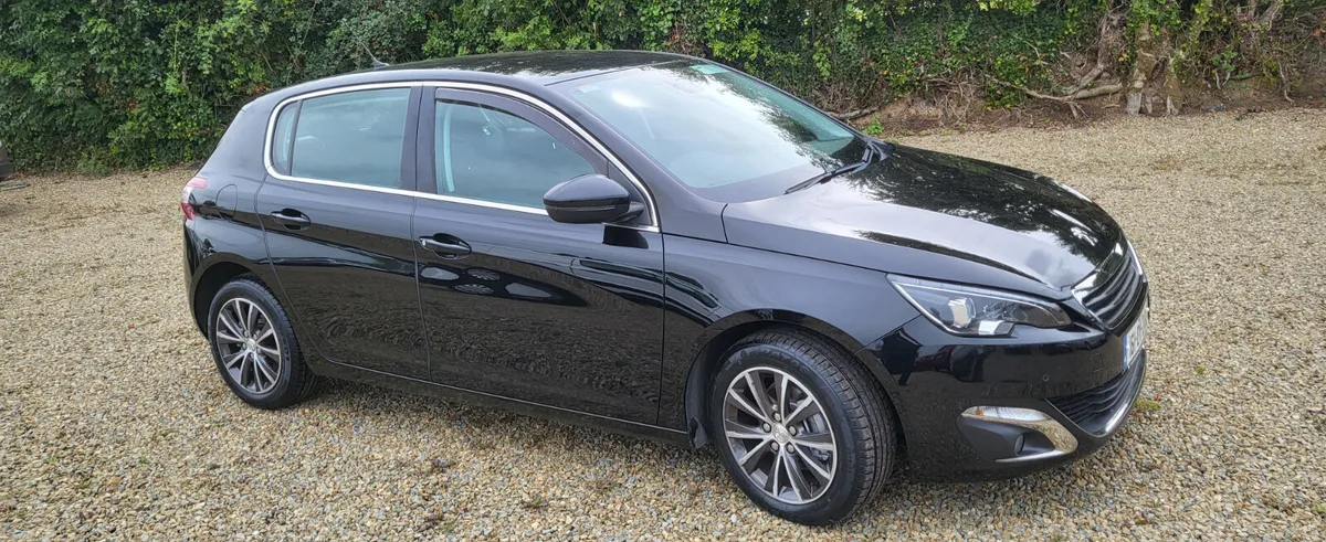 Stunning Peugeot 308 2016 5 door  diesel - Image 1