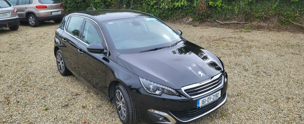 Stunning Peugeot 308 2016 5 door  diesel - Image 3