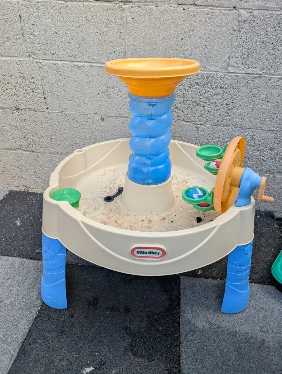 Little tikes Water table
