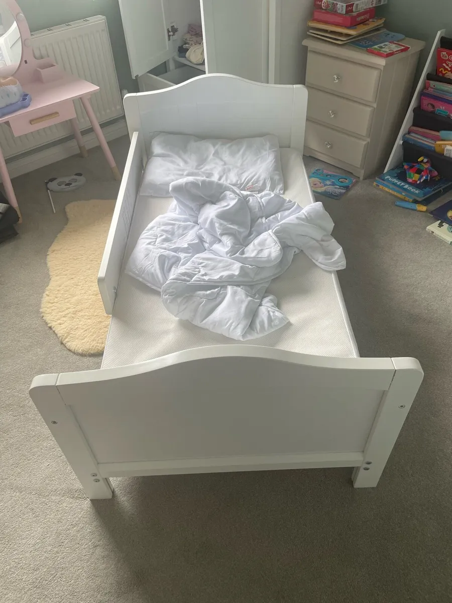Nested Sorrento Wooden Cot Bed White - Image 2