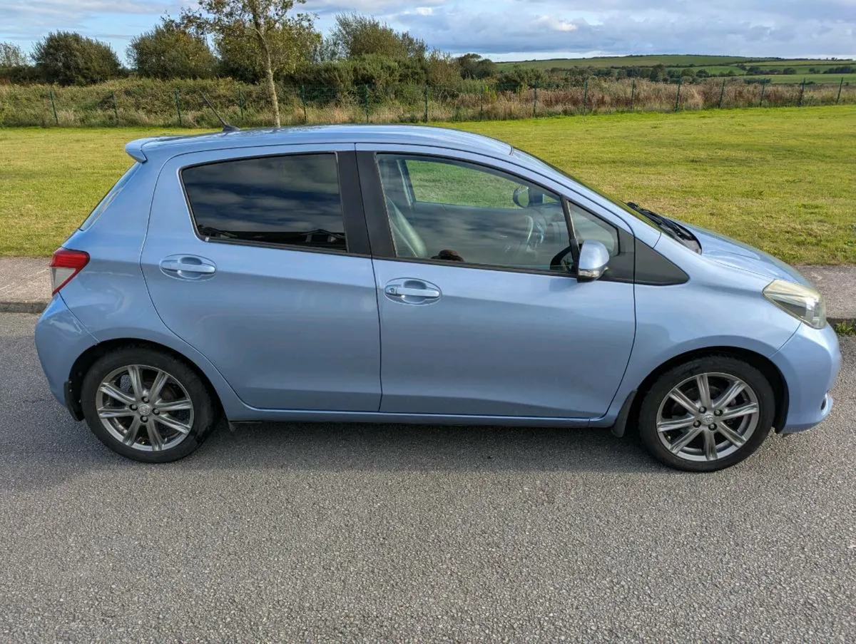 Car - Image 2