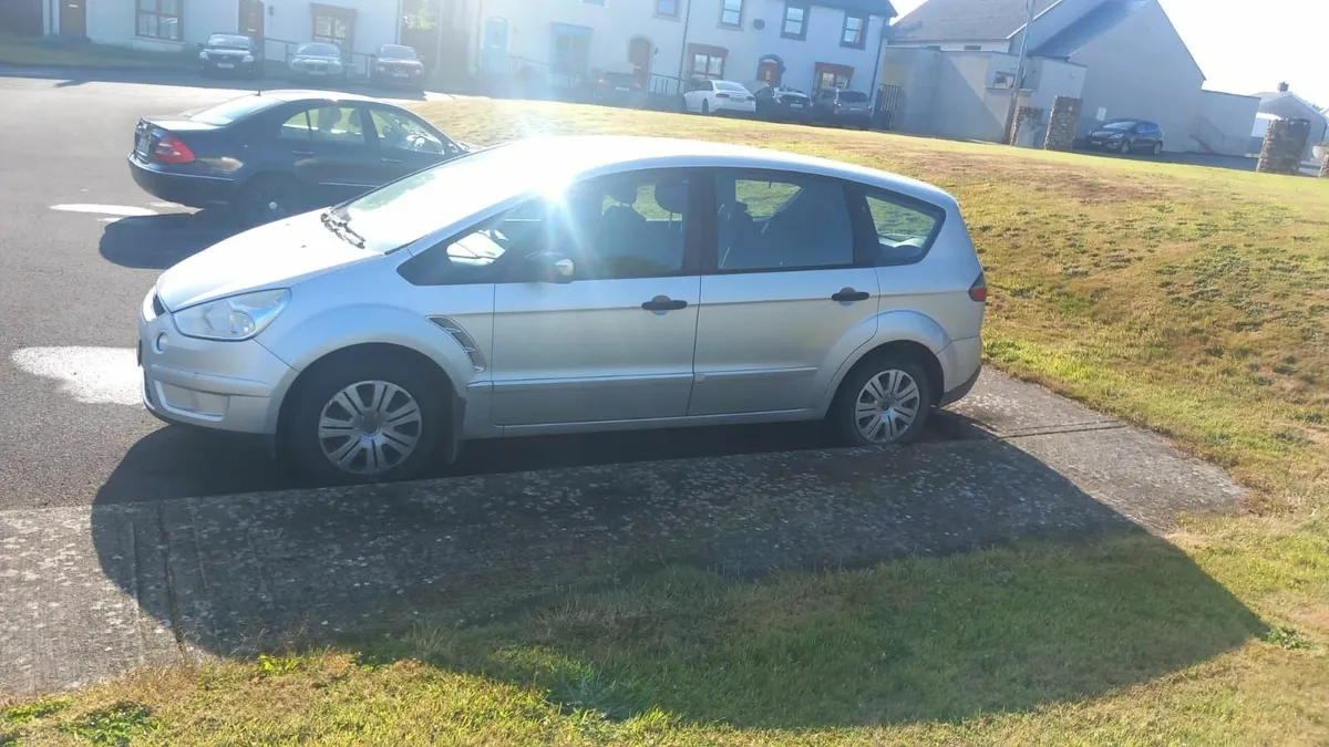 Ford S-Max 2010 - Image 1