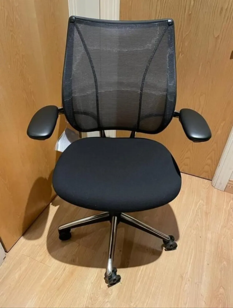 Office chair - Image 1