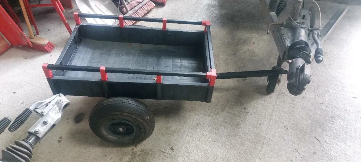 Berg Trailer - Image 1