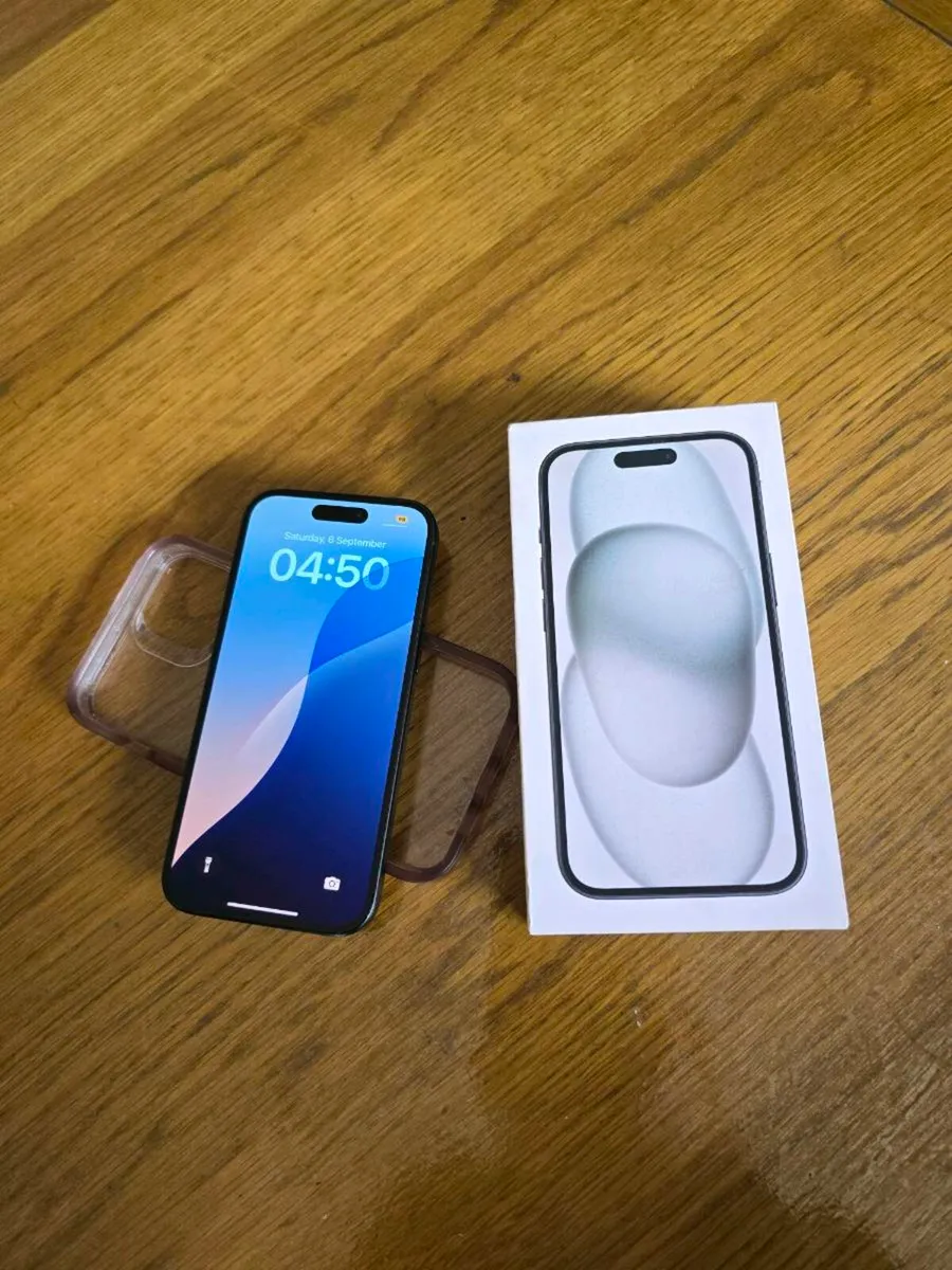 Iphone 15 128gb Mint condition - Image 2