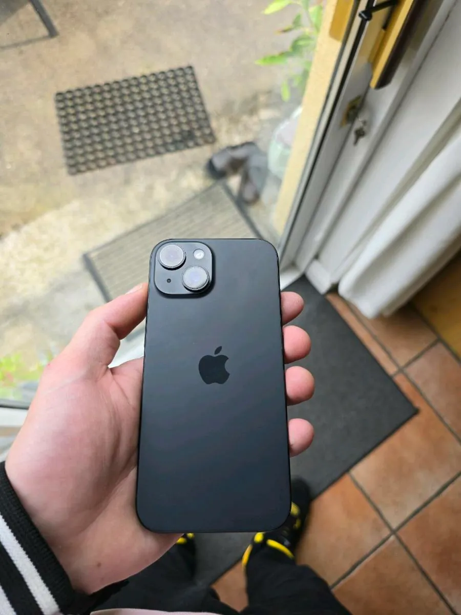 Iphone 15 128gb Mint condition - Image 4