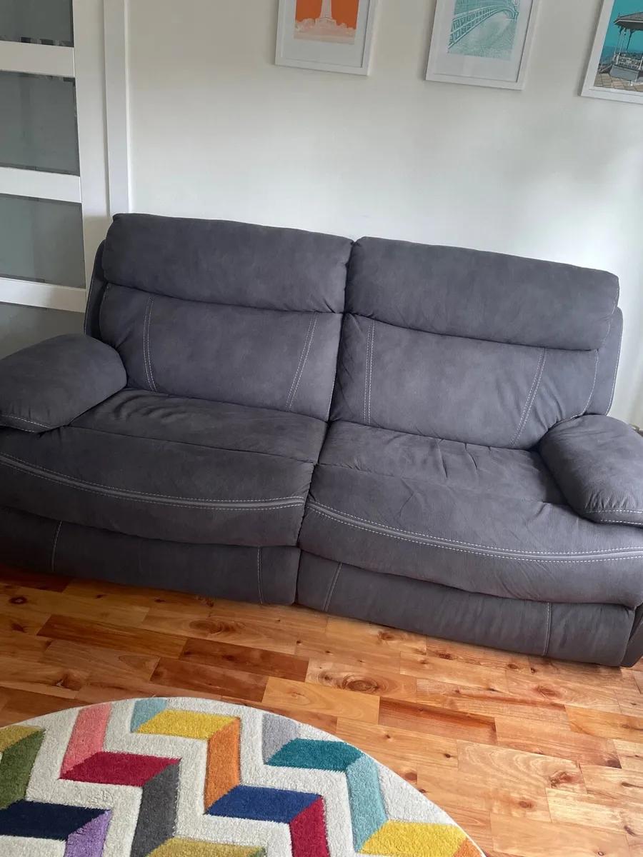 Electric recliner sofa - Image 1