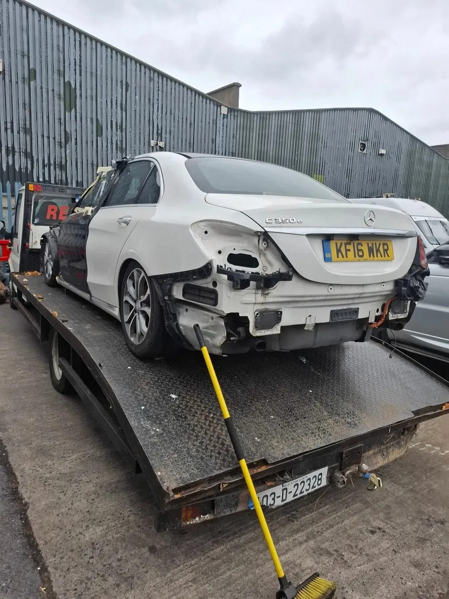 Mercedes-Benz C-Class 2016 BREAKING - Image 1