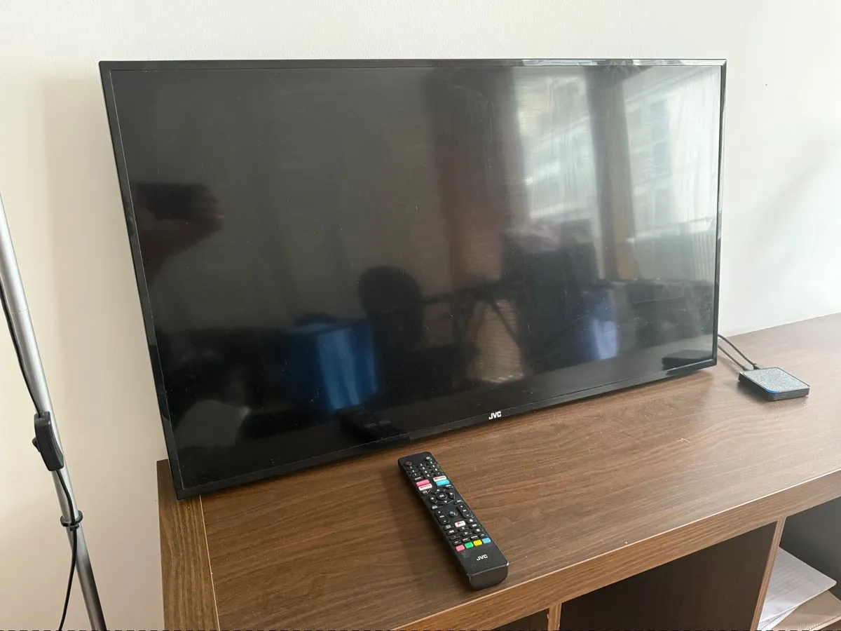 Tv - Image 1