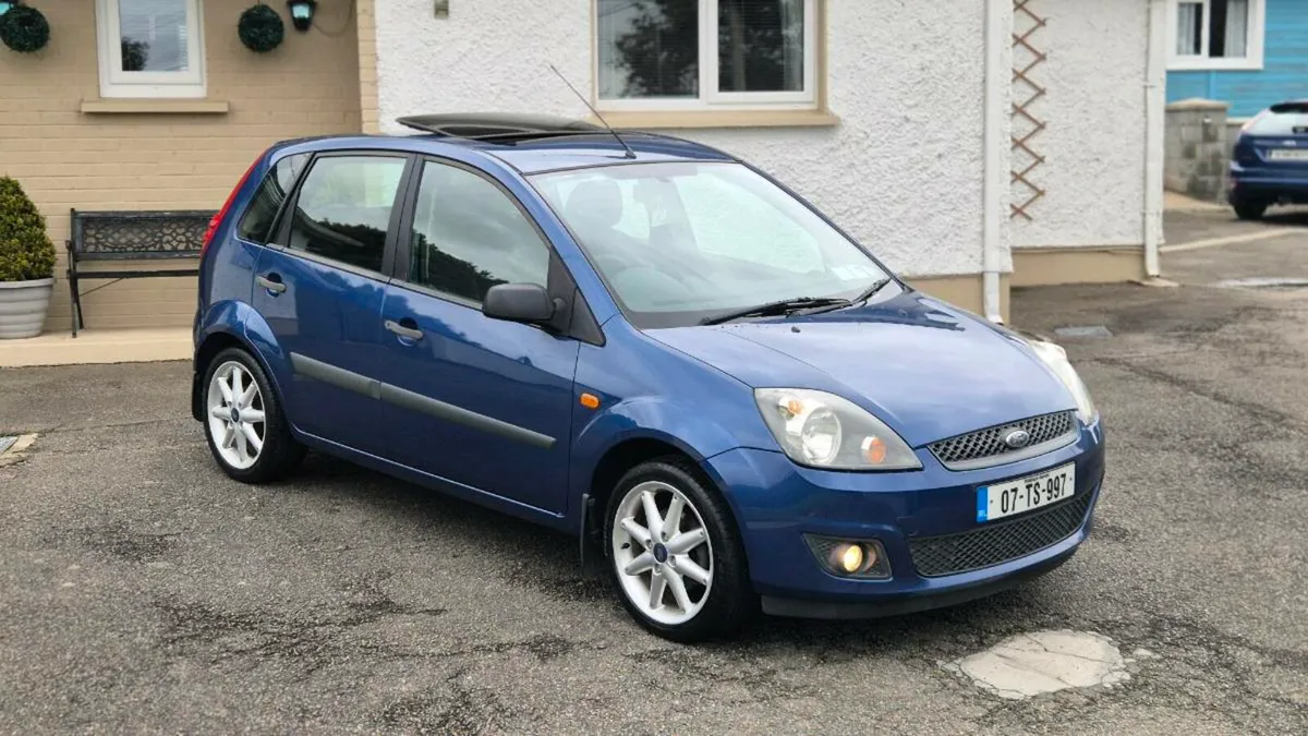 Ford fiesta 1.2 (only 160kms) - Image 1