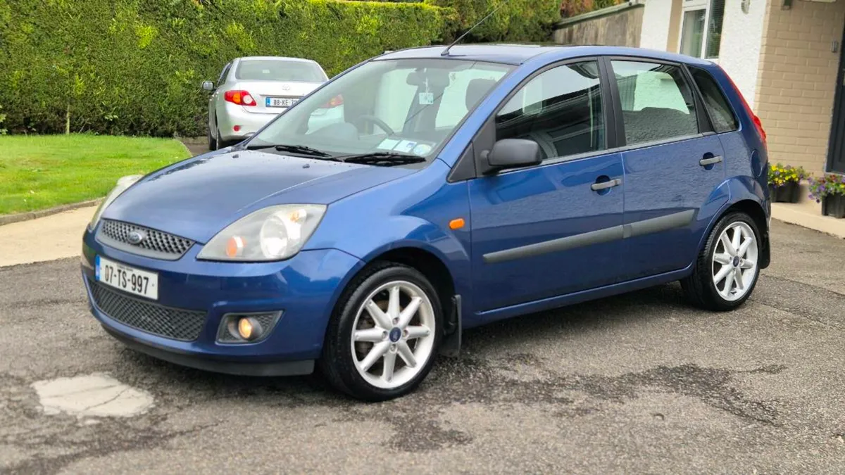 Ford fiesta 1.2 (only 160kms) - Image 3