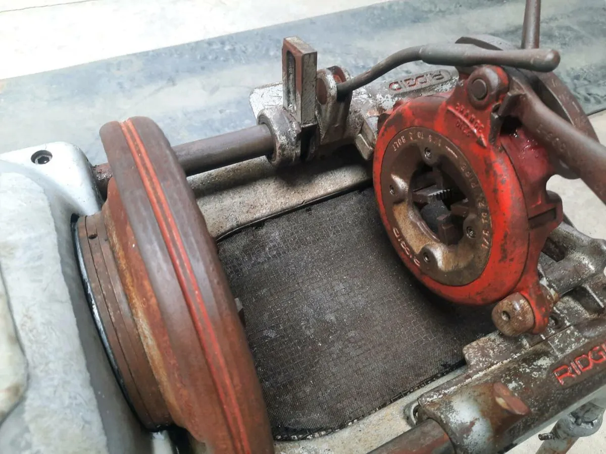 Ridgid pipe threading machine - Image 4