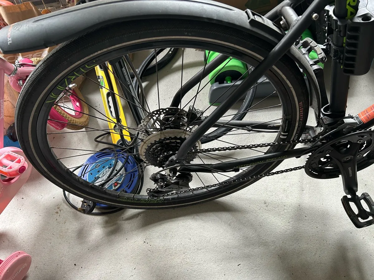 Raleigh Strada hybrid bike for sale - Image 2