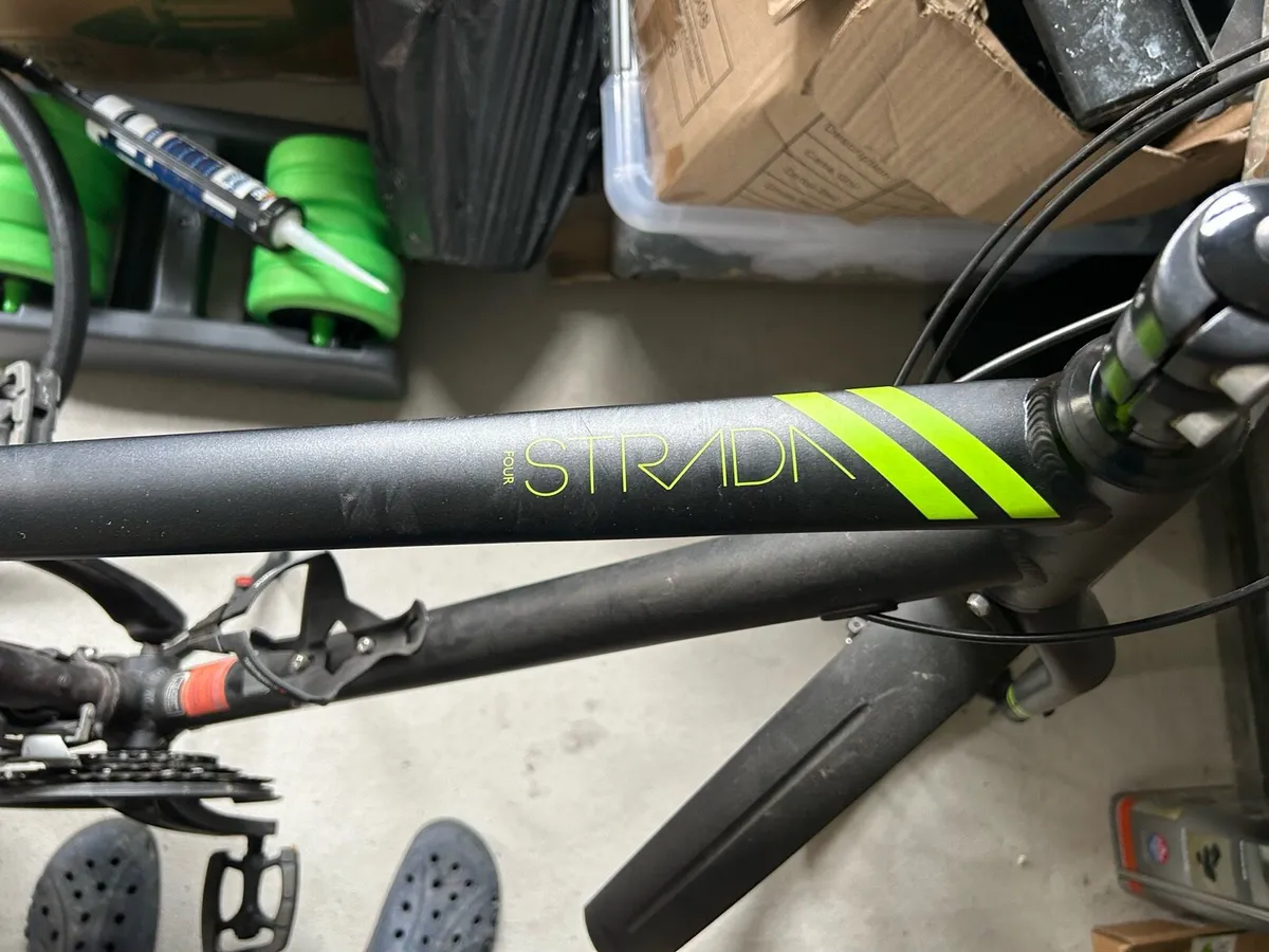 Raleigh Strada hybrid bike for sale - Image 4
