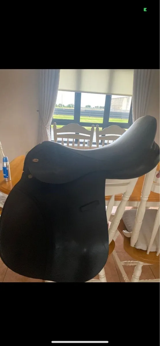 17.5 inch saddle - Image 1