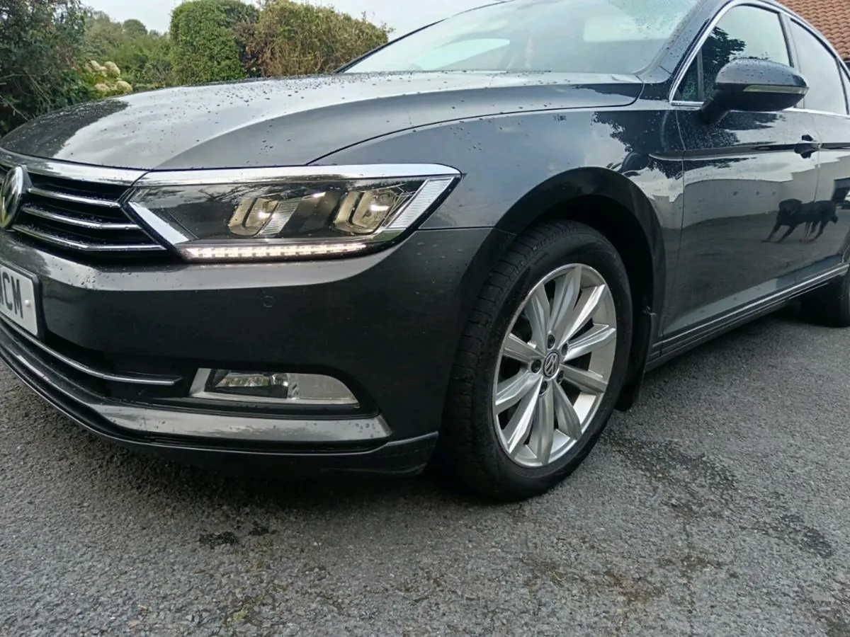 Volkswagen Passat - Image 1