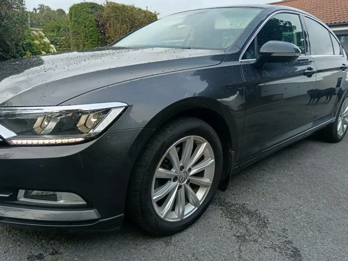 Volkswagen Passat - Image 2
