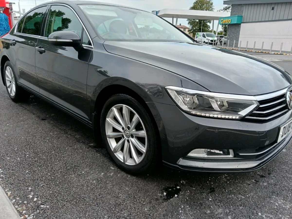 Volkswagen Passat - Image 4