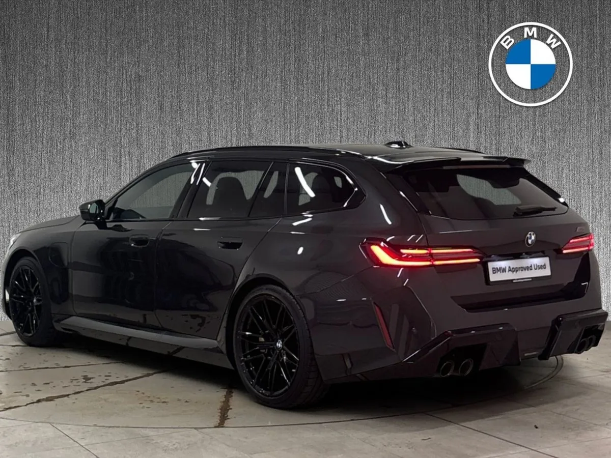 BMW M5 Touring - Image 3