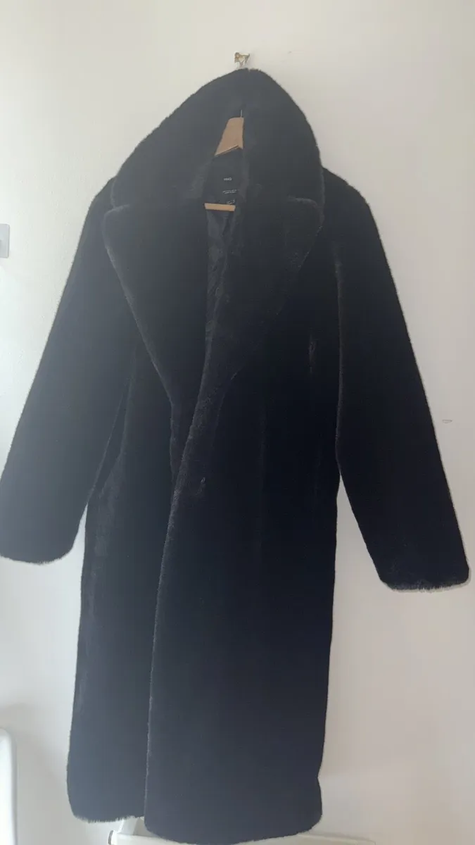 Woman’s coat - Image 1