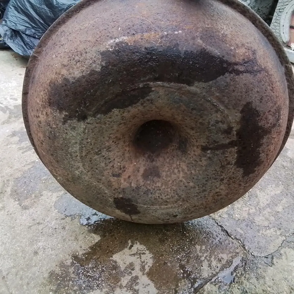 ANTIQUE AND COLLECTABLES - Image 1