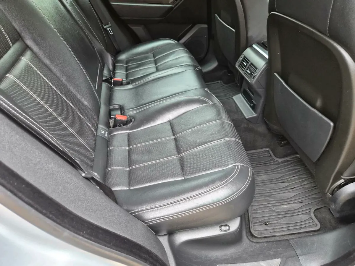 Land Rover Range Rover Velar 2018 - Image 4