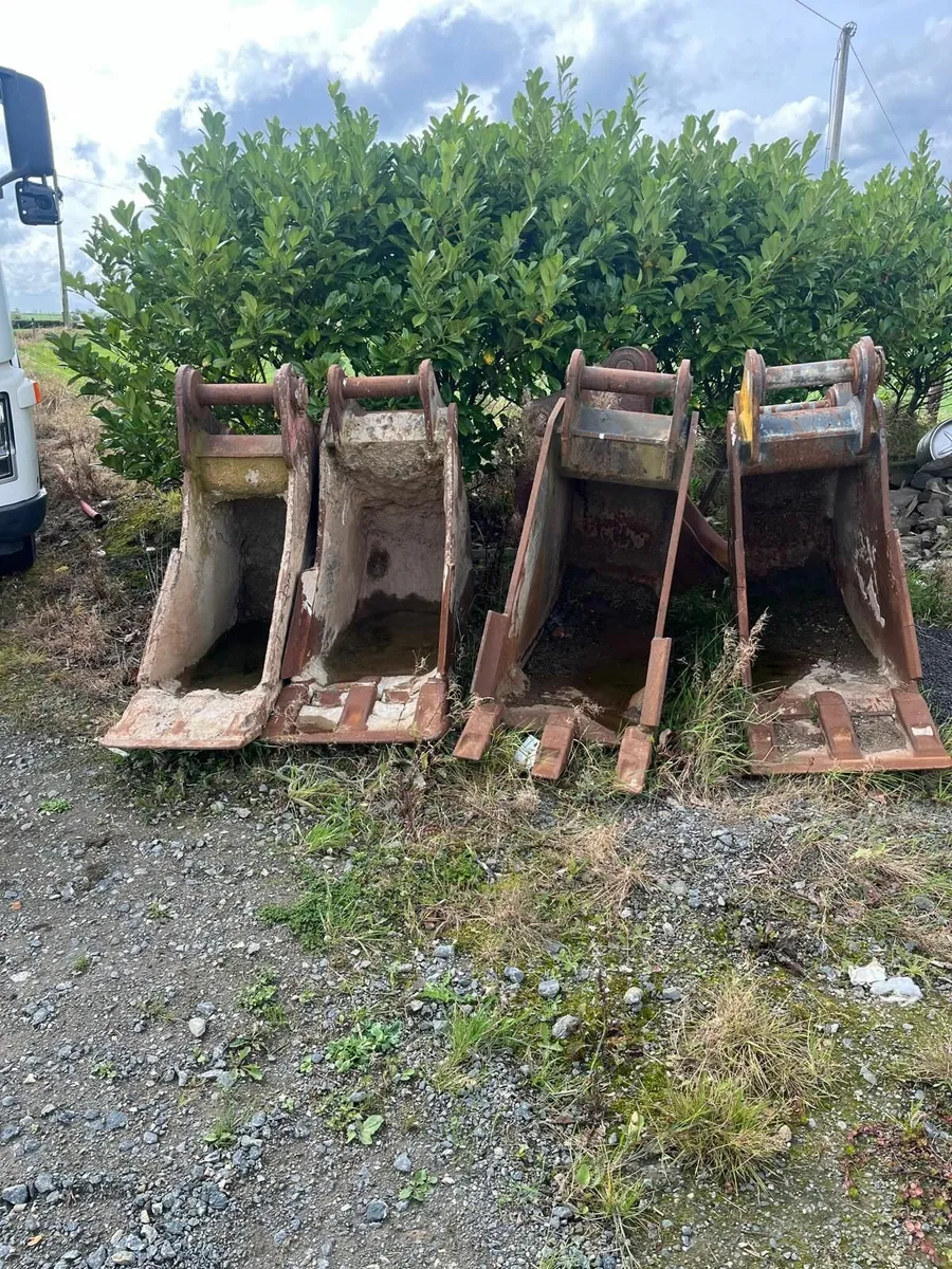 BUCKETS SUIT 20 TON