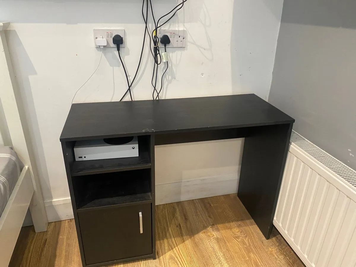 Study desk - Image 3