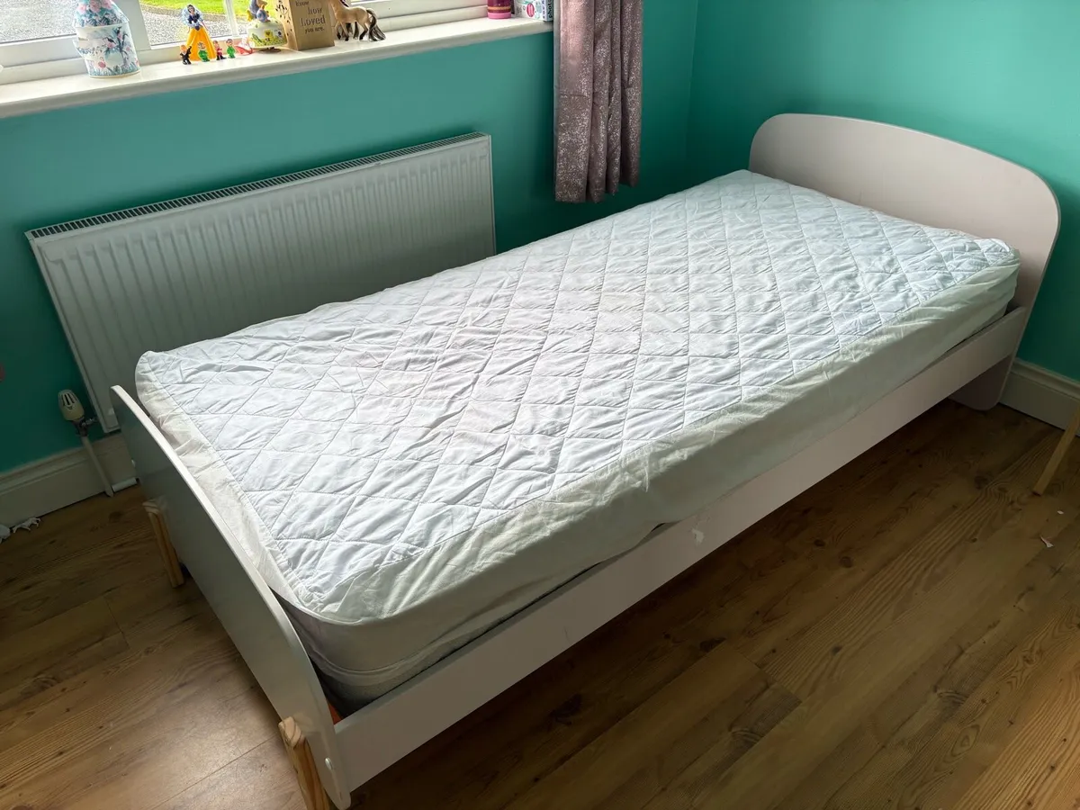 Single bed blush pink - Image 2